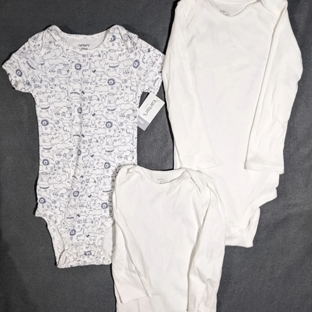 Unisex‎ Carter's bodysuits onesies size 24 months